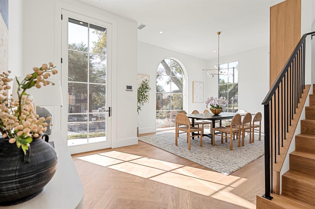 6903 La Vista Drive