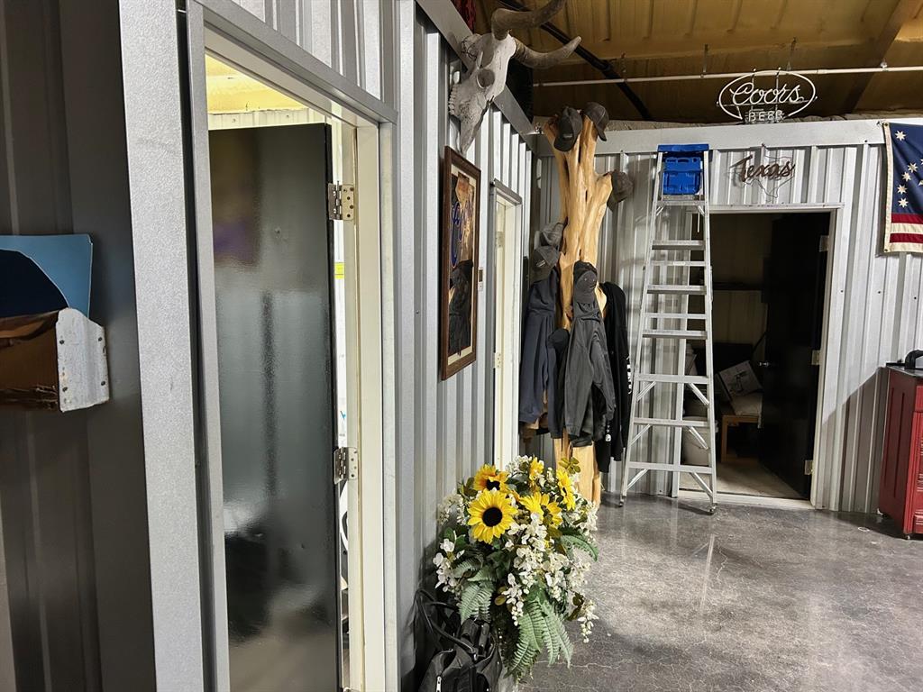 na - Commercial Sale