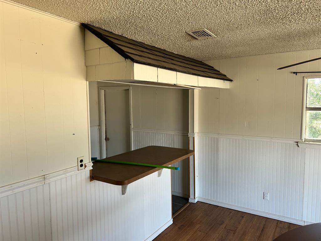 na - Commercial Sale