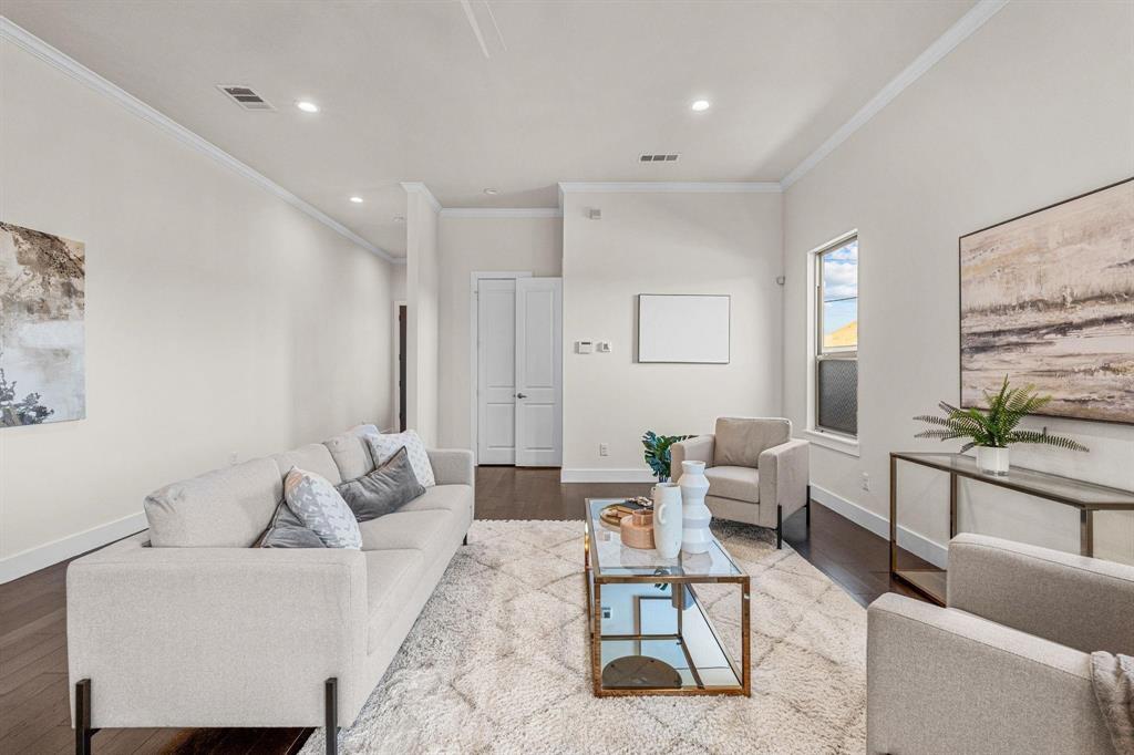 Dallas Land & Loan 03 - Residential Lease