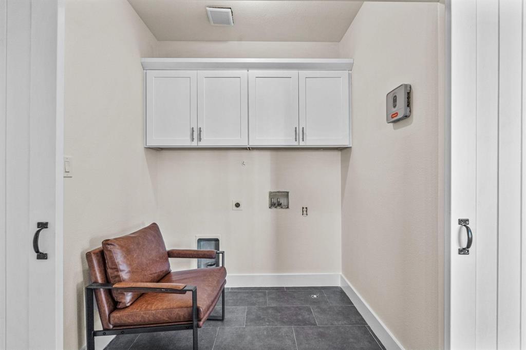 Dallas Land & Loan 03 - Residential Lease