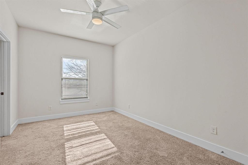 Dallas Land & Loan 03 - Residential Lease