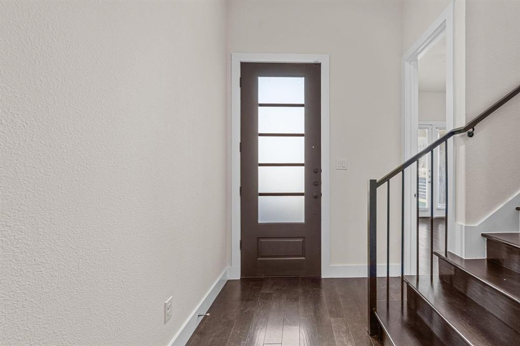 Dallas Land & Loan 03 - Residential Lease