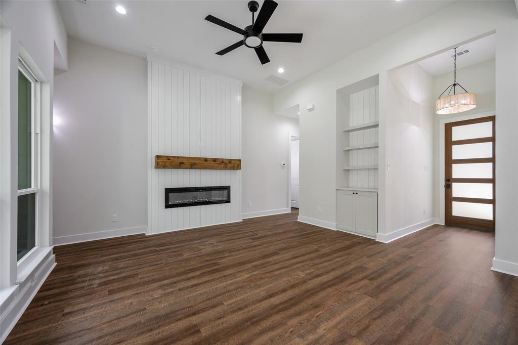 3711 Metropolitan Avenue