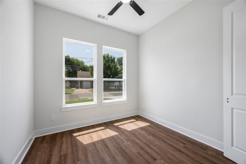 Tiny photo for 3711 Metropolitan Avenue, Dallas, TX 75210 (MLS # 21341131)