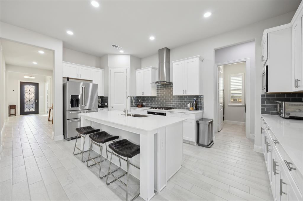 Farmers Branch, Texas 75234, United States, 3 Bedrooms Bedrooms, ,2 BathroomsBathrooms,Residential,Pending,19623