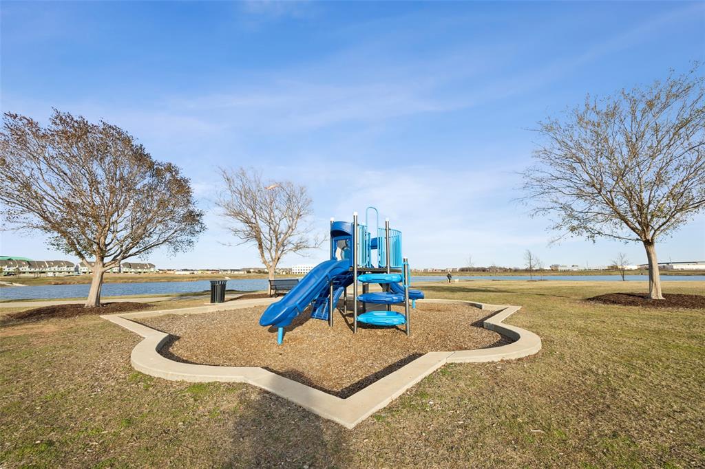 Farmers Branch, Texas 75234, United States, 3 Bedrooms Bedrooms, ,2 BathroomsBathrooms,Residential,Pending,19623