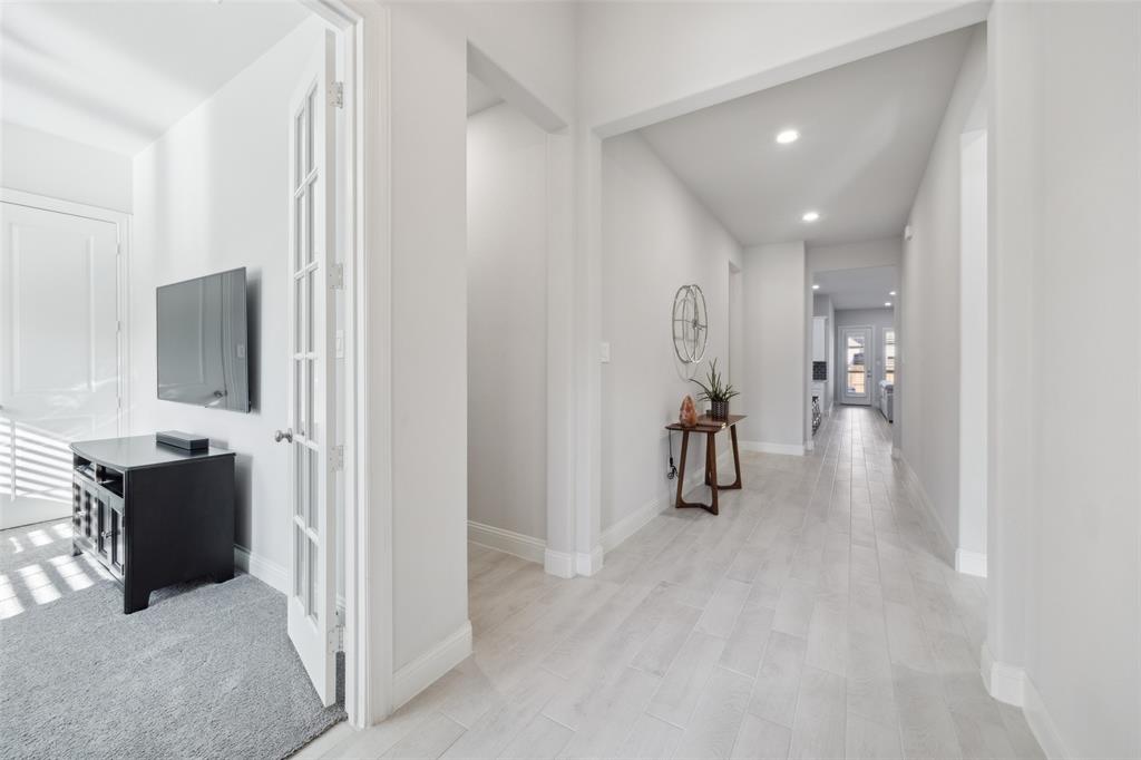 Farmers Branch, Texas 75234, United States, 3 Bedrooms Bedrooms, ,2 BathroomsBathrooms,Residential,Pending,19623