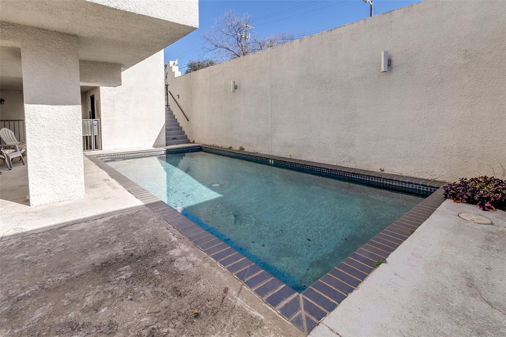 Cole Ave Condos - Residential