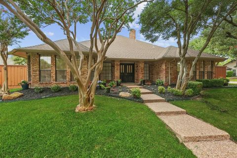 15115 Canyon Crest Dallas TX 75248