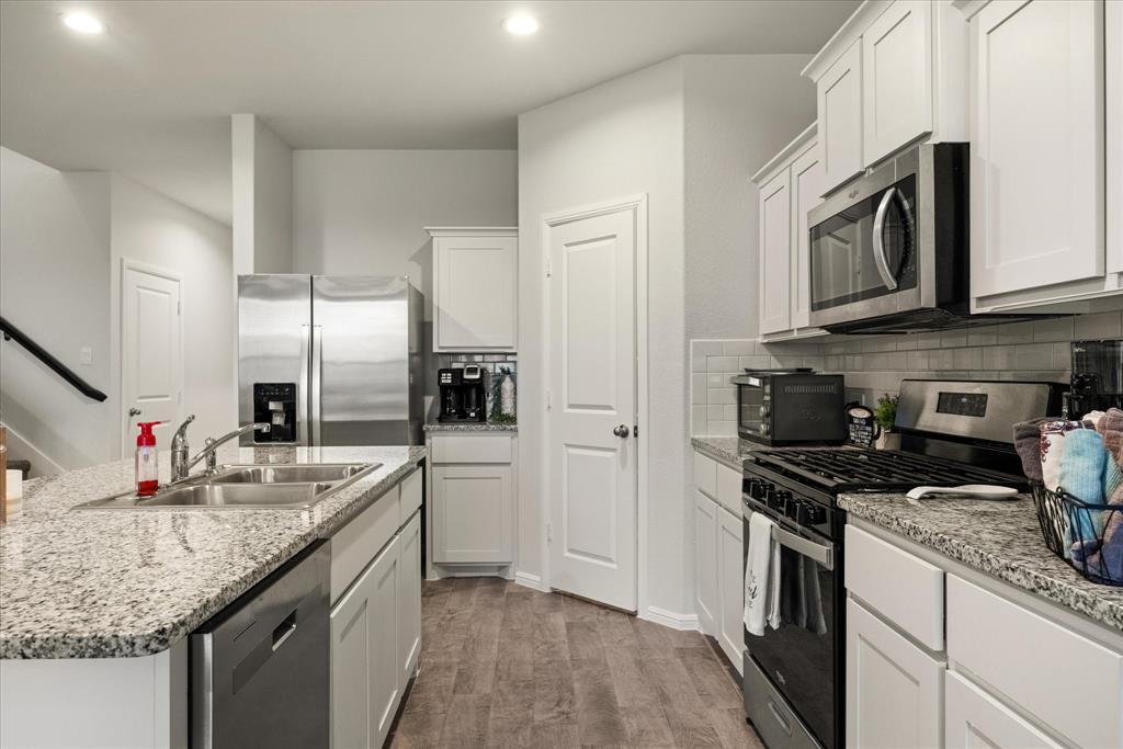 5228 Star Bright Drive
