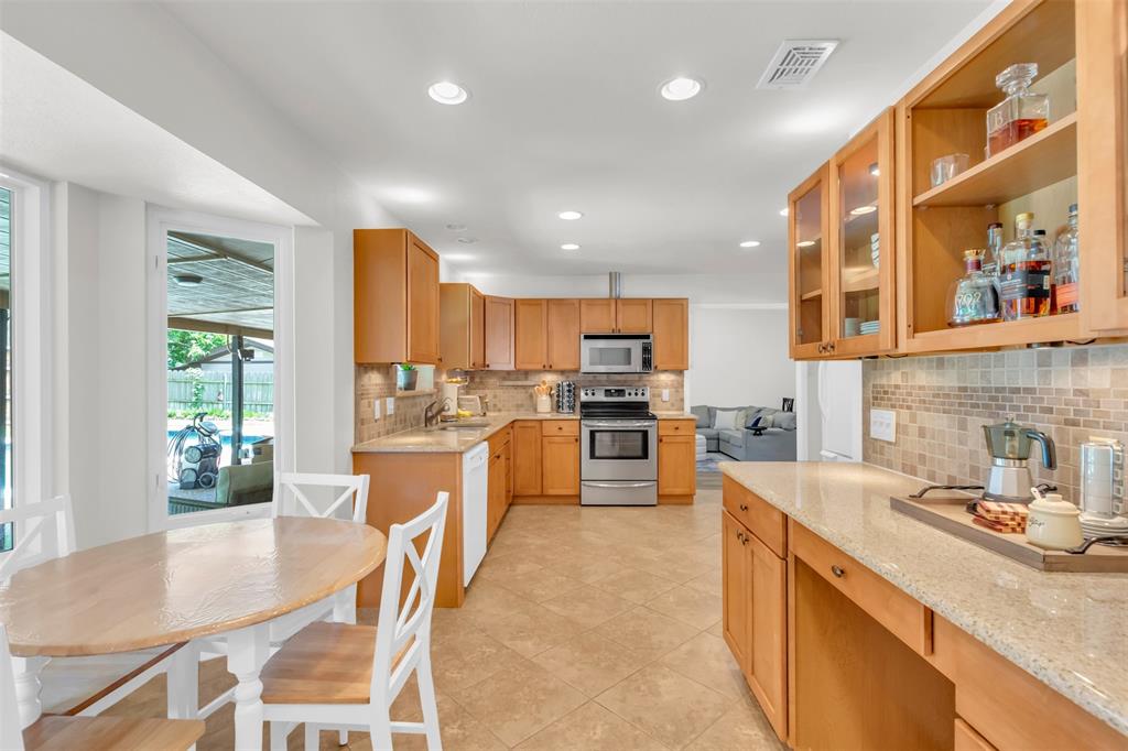 2212 Hurstview Drive