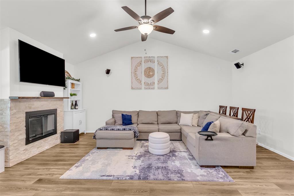 2212 Hurstview Drive