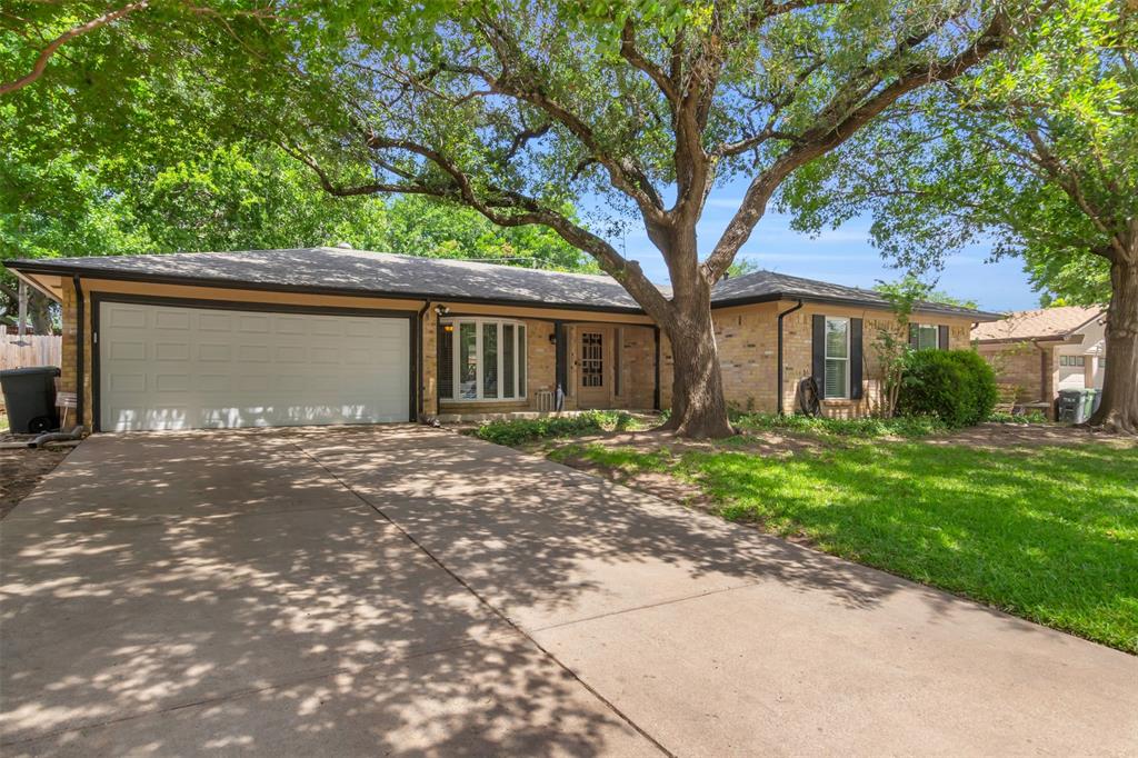 2212 Hurstview Drive