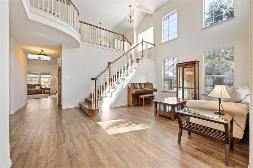 10300 Stoneside Trail