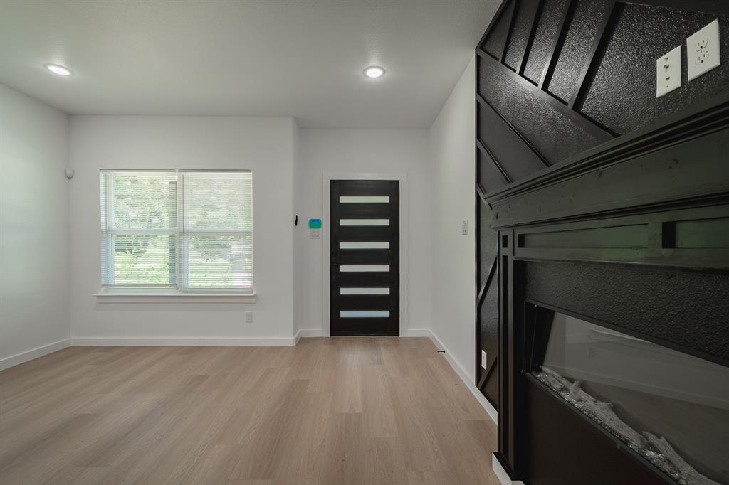 Joe A 02 Irvin - Residential