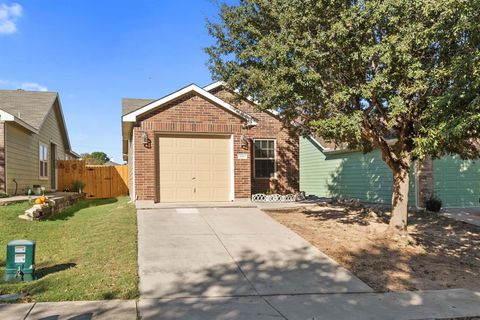 836 Village Point Lane Fort Worth TX 76108