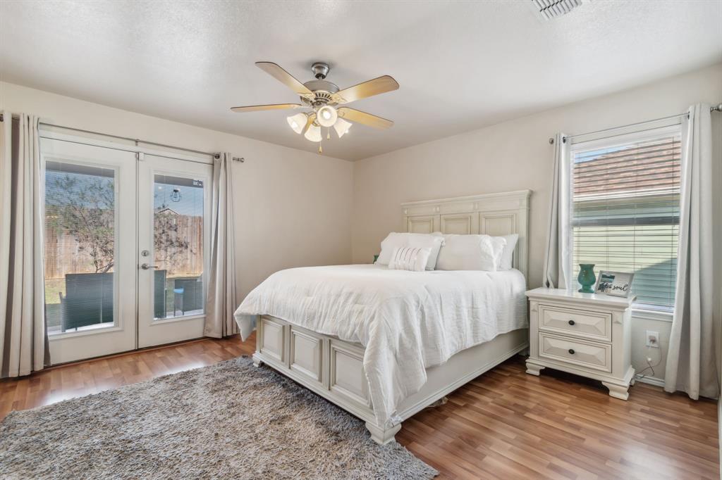 836 Village Point Lane