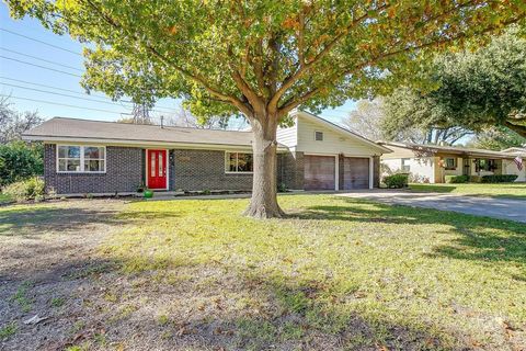 A home in Benbrook