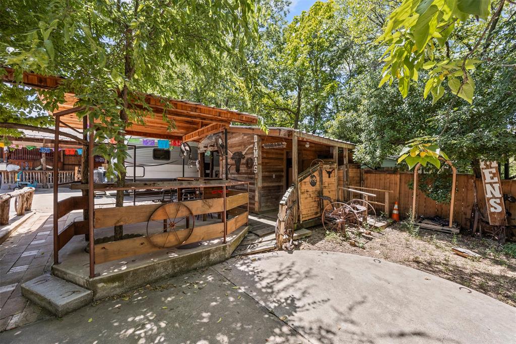 Weisenberger Sunny Hill Garden - Residential