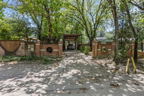 1152 Elva Warren Street Fort Worth TX 76115