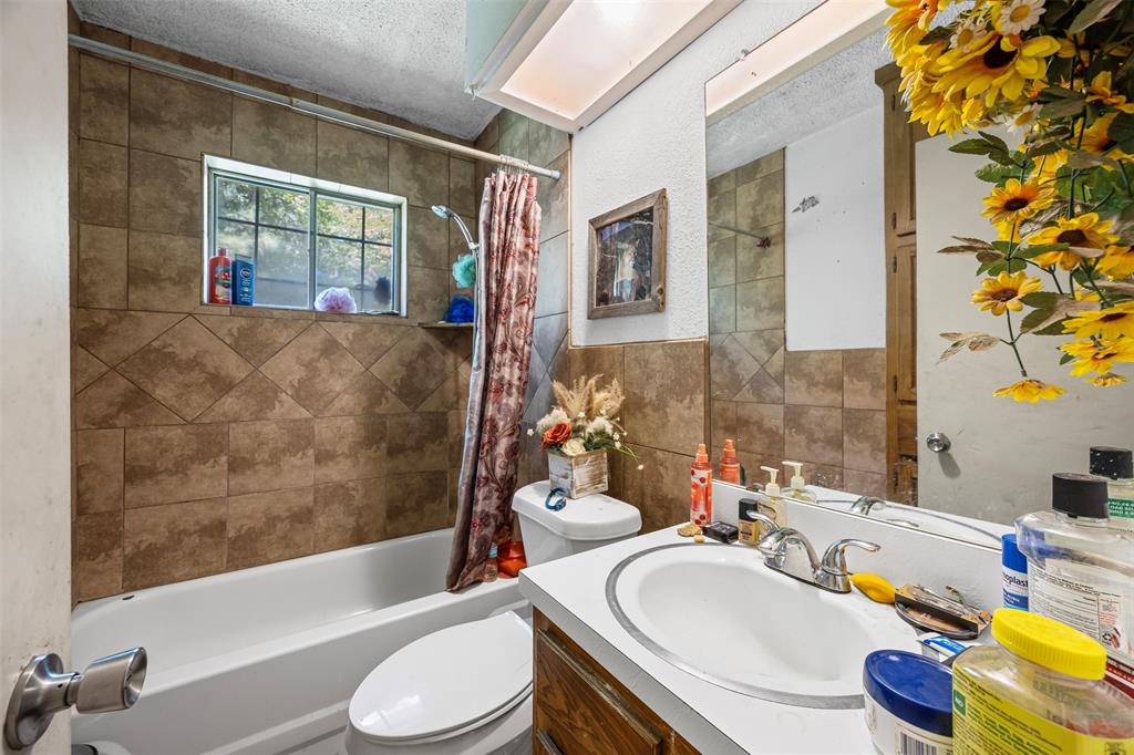 Weisenberger Sunny Hill Garden - Residential