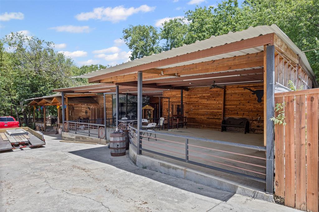 Weisenberger Sunny Hill Garden - Residential