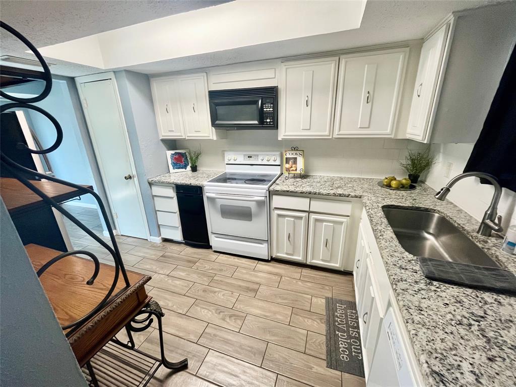 3142 Pebblebrook Court