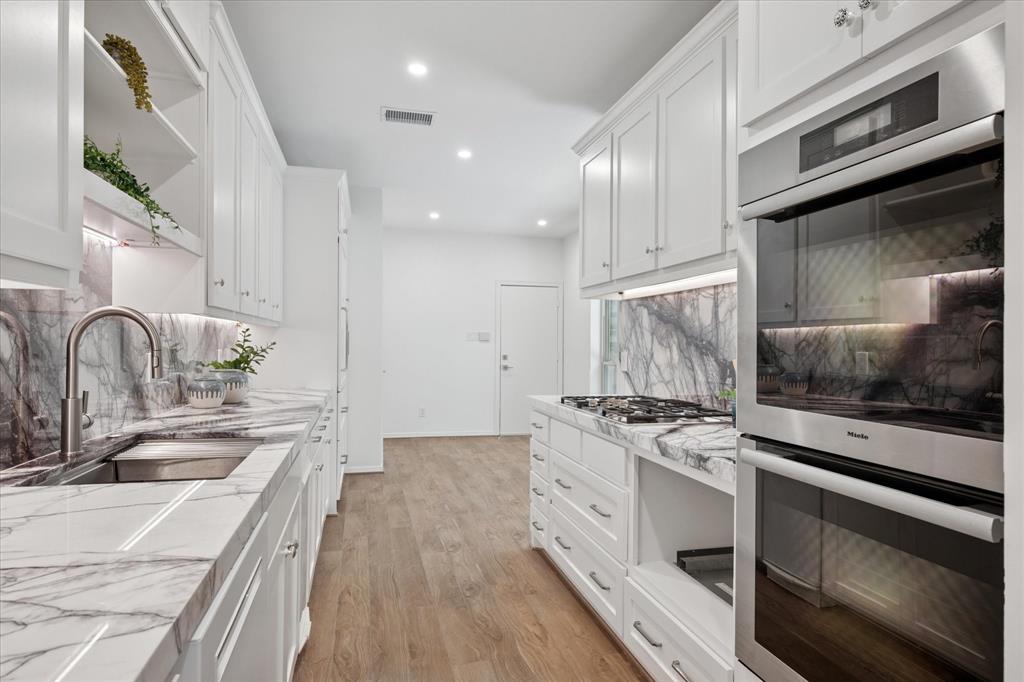 Preston Square Twnhm - Residential