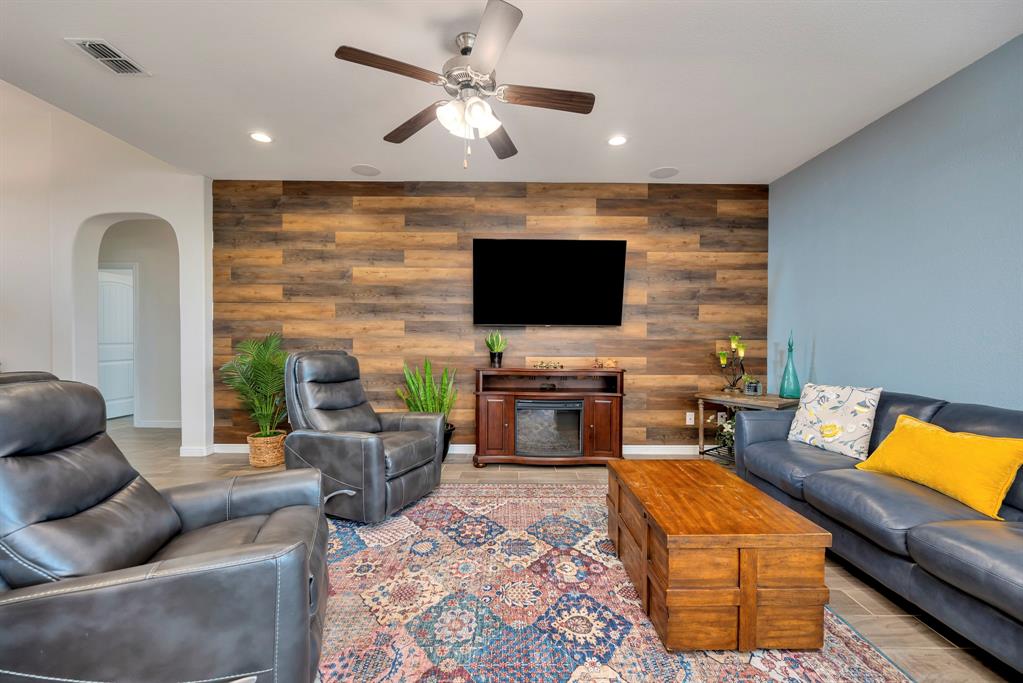 9909 Wynndel Trail