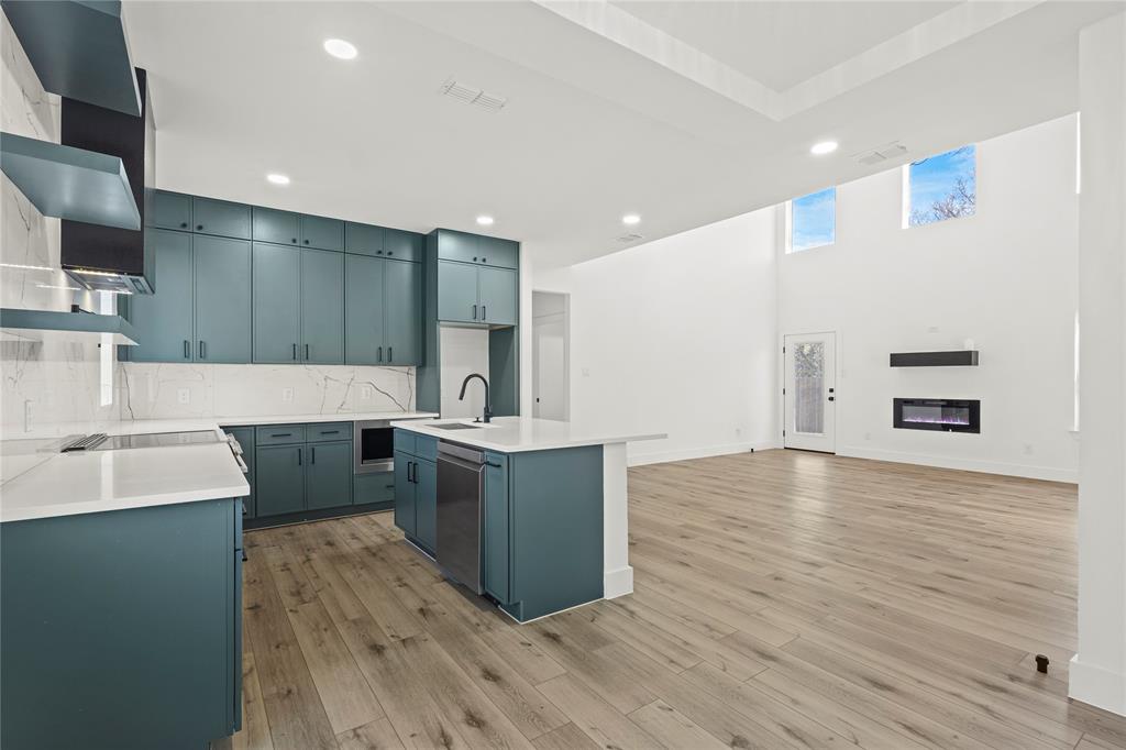 EVELYN HEIGHTS - Residential