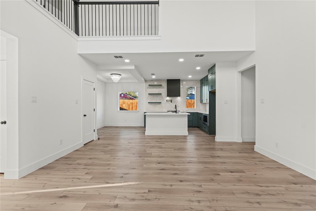 EVELYN HEIGHTS - Residential