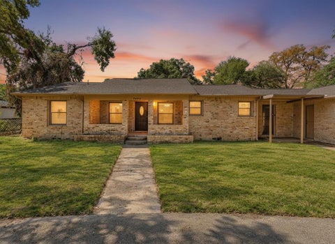 Photo of 7905 Ella Young Drive, Lakeside, TX 76135 (MLS # 21384764)