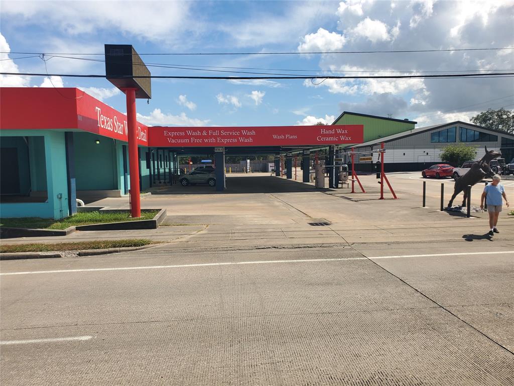 810 E Nasa Parkway 1