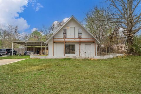 Photo of 2190 Shiloh Street, Paris, TX 75460 (MLS # 21127171)