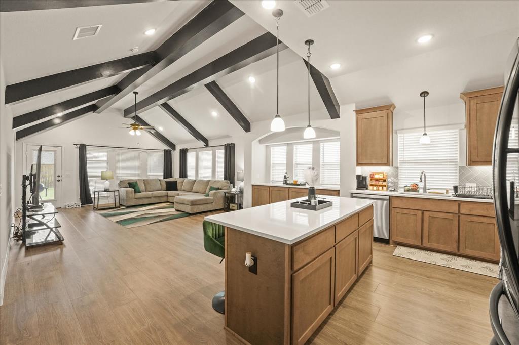 512 Navo Road