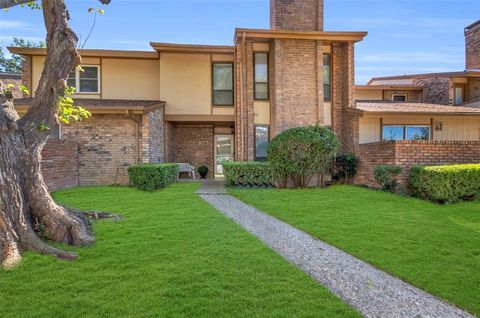 2106 Westkendal Lane Arlington TX 76015