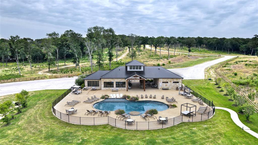 7003 Lakeshore Way