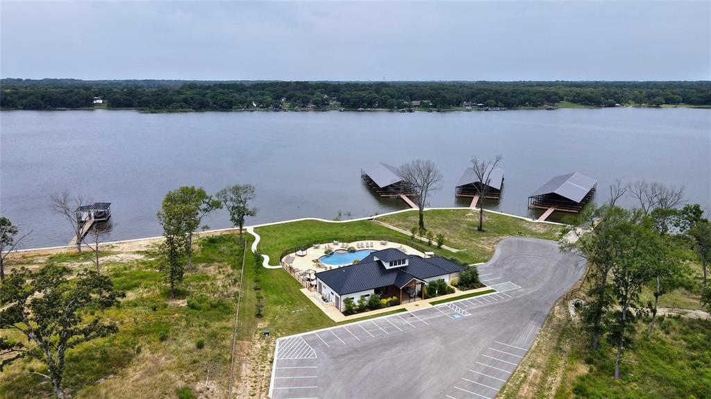 7003 Lakeshore Way