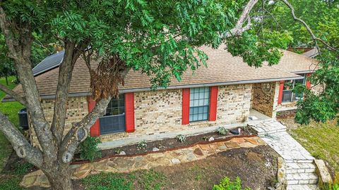 817 Braswell Street Cedar Hill TX 75104