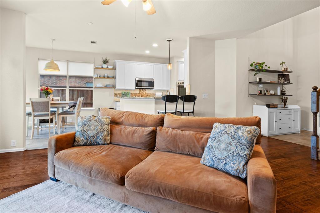 2815 S Serrano