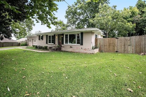 A home in Brownsboro