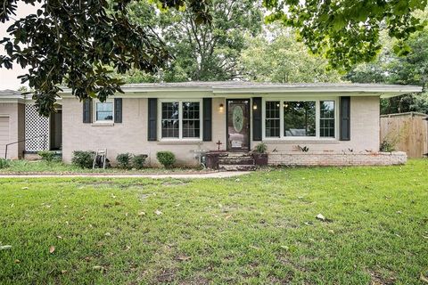 A home in Brownsboro