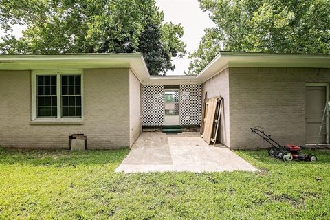 A home in Brownsboro