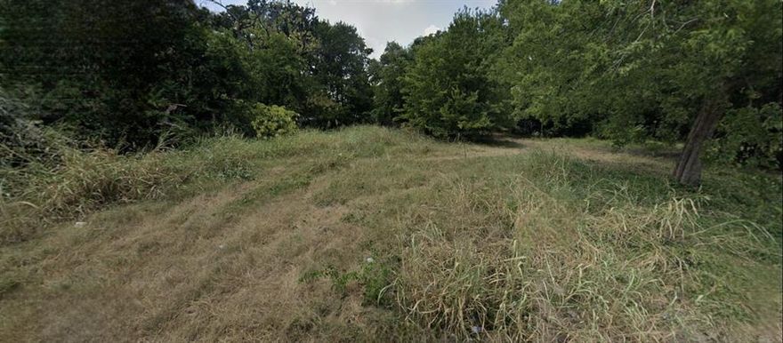 Attention Investors and Builders- Come and see this Dallas residential lot. The land is located a short distance from downtown Dallas, with the opportunity to build the home of your own liking. Plenty of surrounding community development.