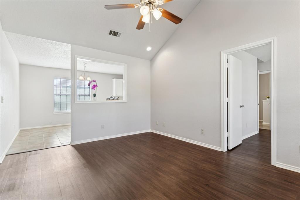 1105 Snowberry Street