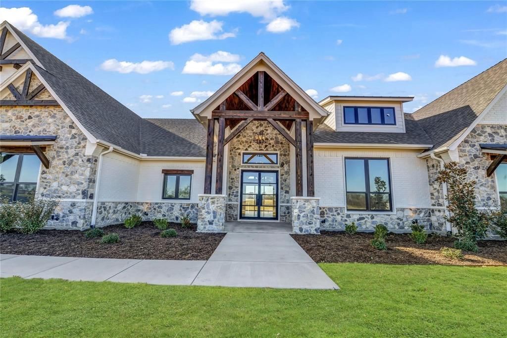 Photo of 5017 Frost Creek, Aledo, TX 76008 (MLS # 21269012)