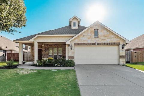 Photo of 518 Royal Lane, Midlothian, TX 76065 (MLS # 21172619)