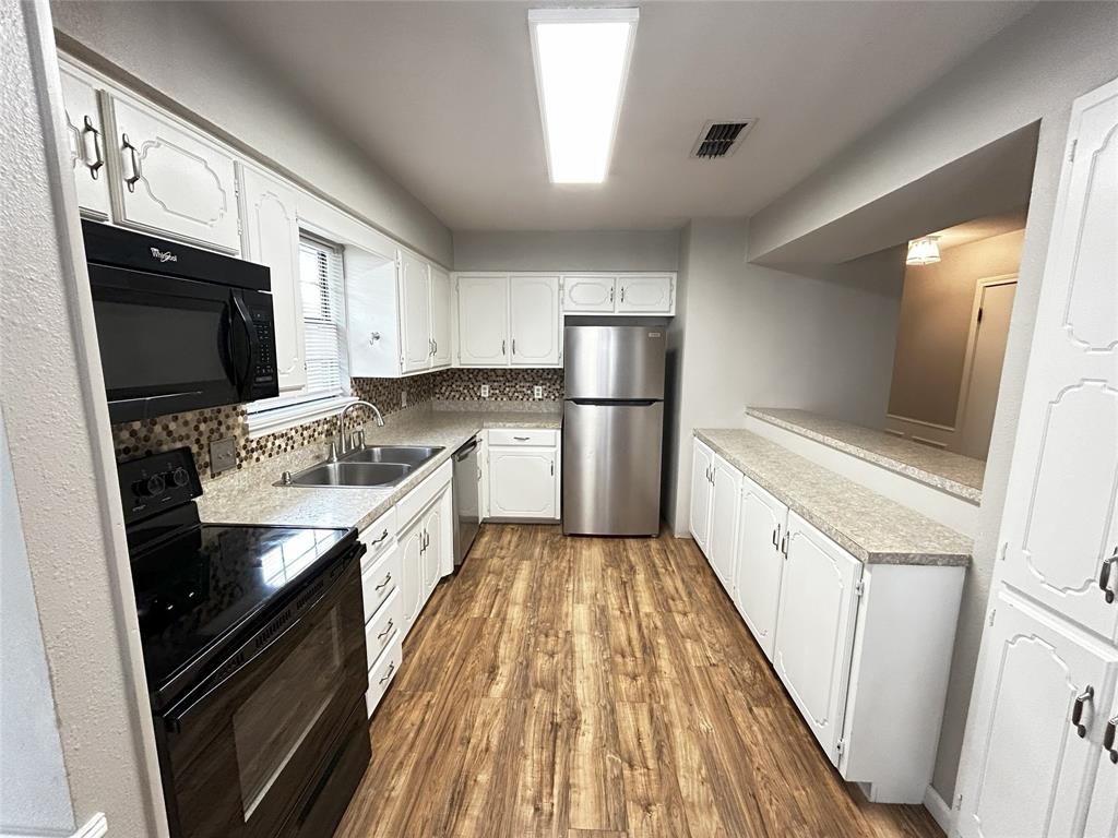 1728 Red Oak Circle