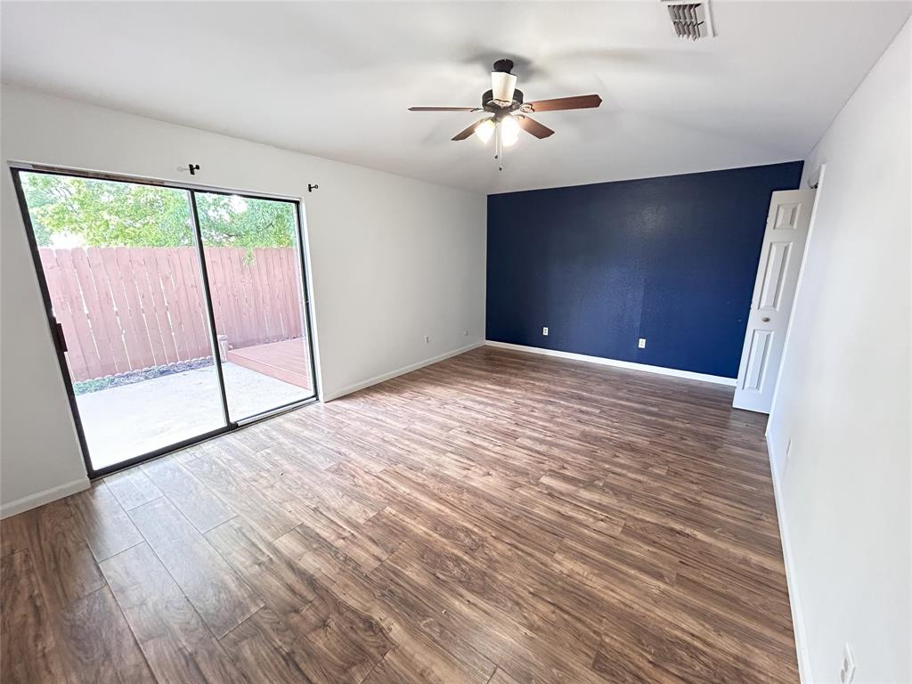 1728 Red Oak Circle